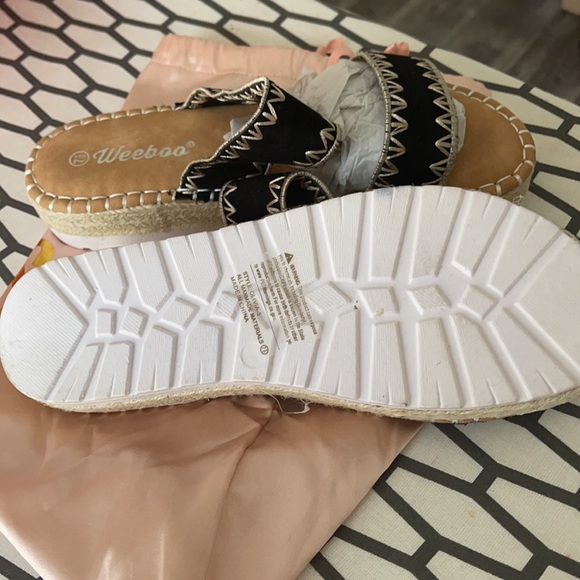 sandals - Picture 3 of 3